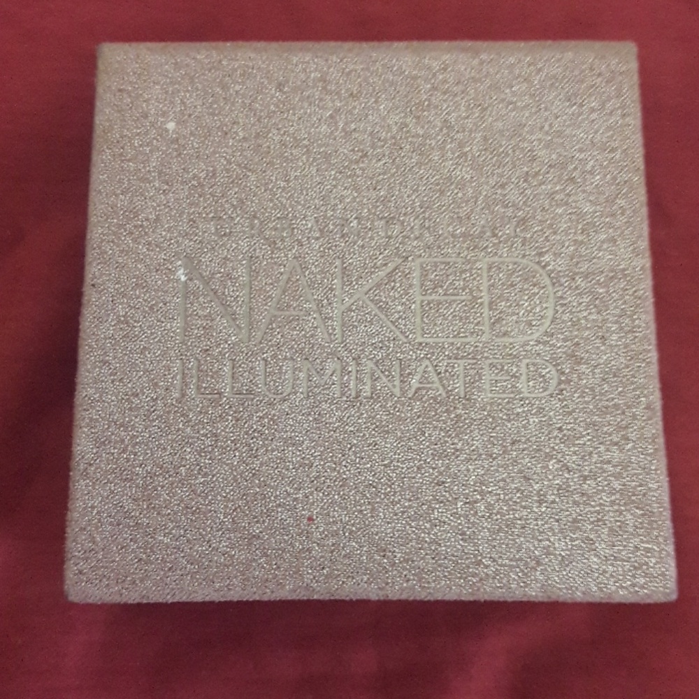 URBAN DECAY - Naked Illuminated in Luminous